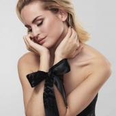 Черные ленты для связывания SILKY SENSUAL HANDCUFFS - Bijoux Indiscrets - купить с доставкой в Твери