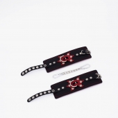 Черные кожаные наручники с красным декором и строчкой - Crazy Handmade - купить с доставкой в Твери