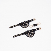 Черные кожаные наручники с клепками, кольцами и золотистой фурнитурой - Crazy Handmade - купить с доставкой в Твери