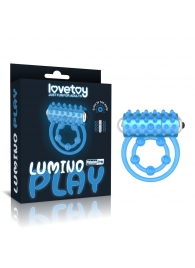 Голубое, светящееся в темноте виброкольцо Lumino Play Vibrating Penis Ring - Lovetoy - в Твери купить с доставкой