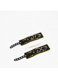 Черно-желтые кожаные наручники с жёлтой строчкой - Crazy Handmade - купить с доставкой в Твери