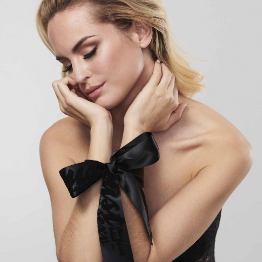 Черные ленты для связывания SILKY SENSUAL HANDCUFFS - Bijoux Indiscrets - купить с доставкой в Твери