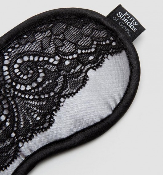 Атласная маска с кружевом Play Nice - Fifty Shades of Grey - купить с доставкой в Твери