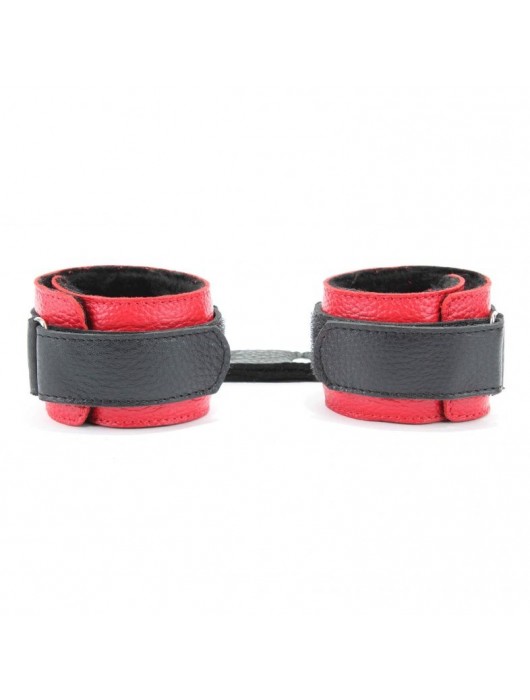 Красно-чёрные кожаные наручники с меховым подкладом - БДСМ Арсенал - купить с доставкой в Твери