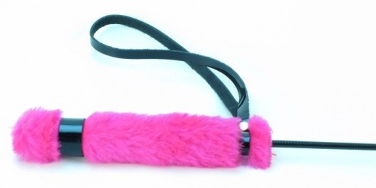 Лаковый стек с розовой меховой ручкой - 64 см. - БДСМ Арсенал - купить с доставкой в Твери